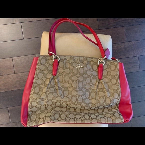 Coach Handbags - Coach purse Coach Handbags - Coach purse